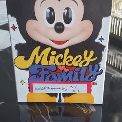 New Disney Mickey Mouse Family Keychain 