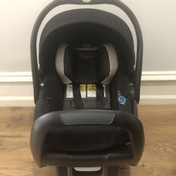 Gracio Car Seat with Base