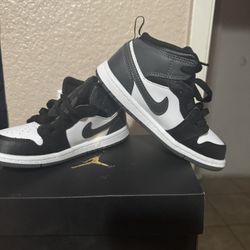 new in box jordan 1 mid 