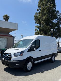 2023 Ford E-Transit Cargo Van Medium Roof 130” WB