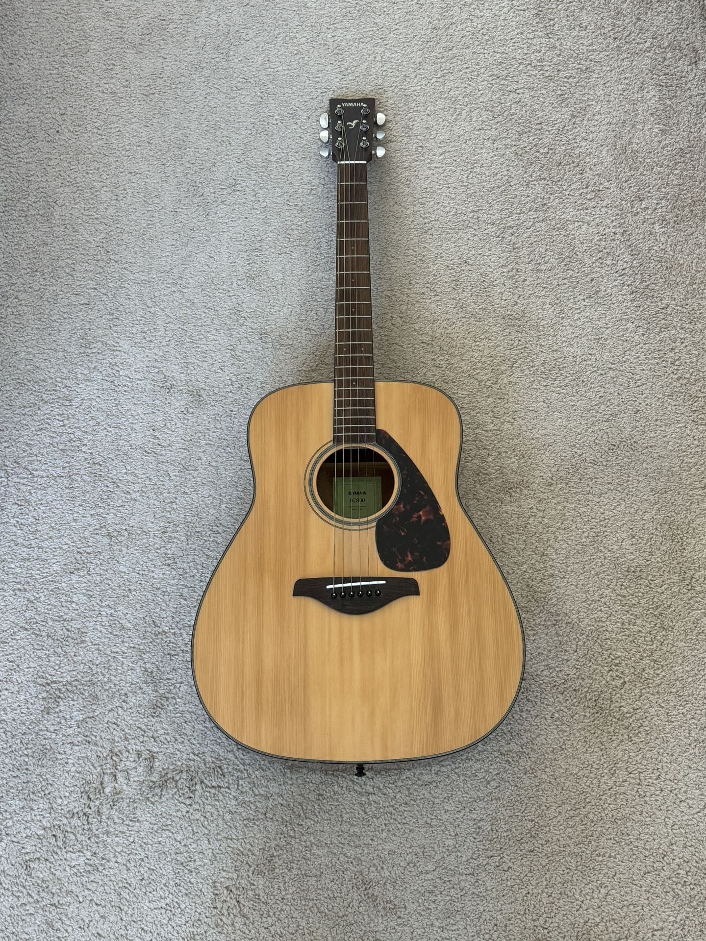 Yamaha Guitar FG800 Acoustic Guitar - hardly used, excellent condition.