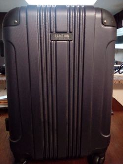Kenneth Cole travel luggage