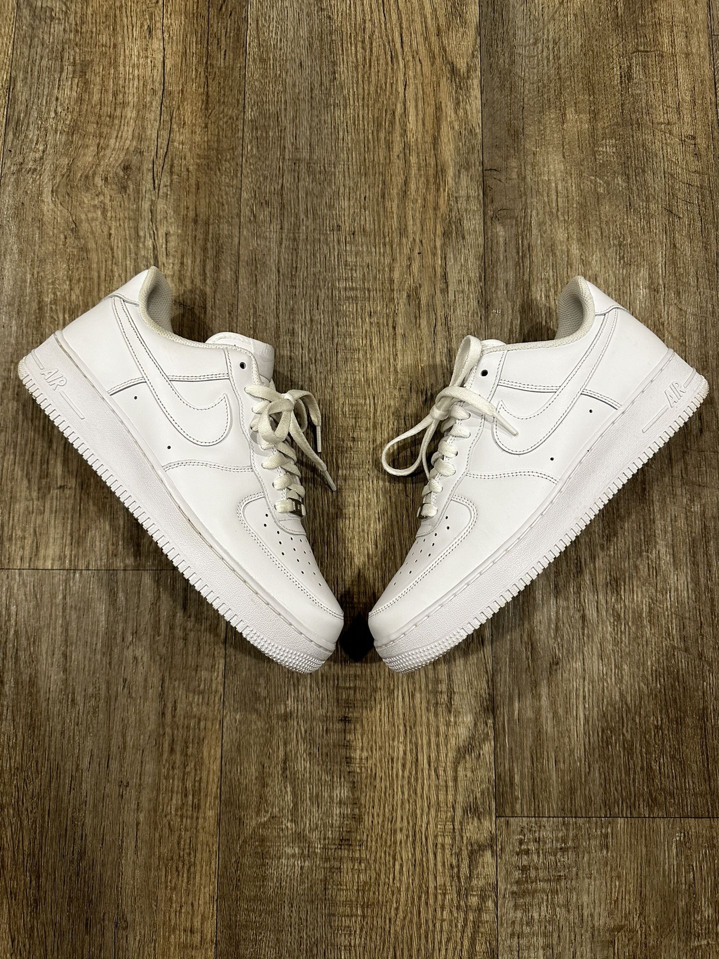 White Nike AF1