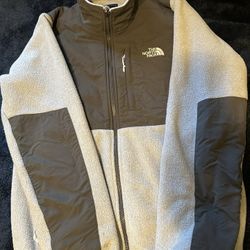 North face Fleece Size Large 