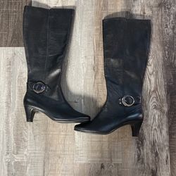 HIGH BLACK BOOTS  W/BUCKLE SIZE 8 1/2 NEW 