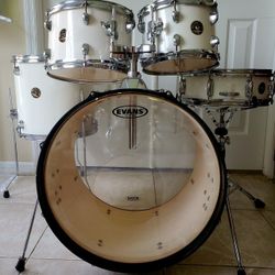 Drum Set 5 PC 20, 10, 12, 14, 14 Tama
