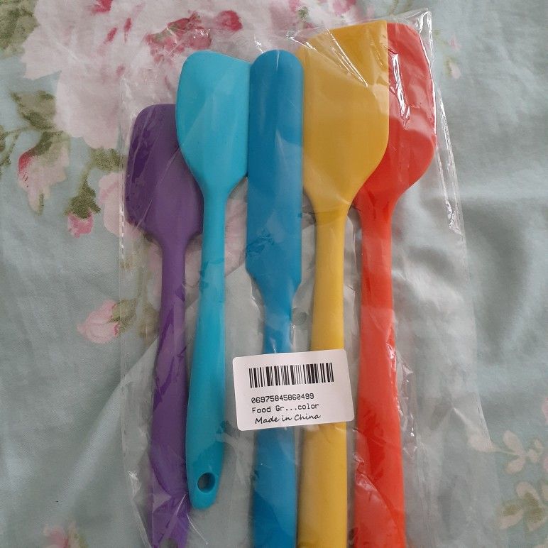 BRAND NEW 5 PIECE SPATULA SET