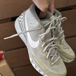 Nike Kyrie 1 Wolf Grey Size 9