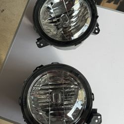 2025 Jeep Gladiator Head Lights