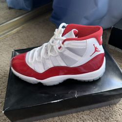 Jordan 11 Retro Cherry Size 9