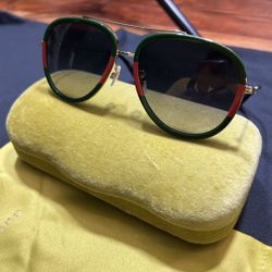 Gucci Aviator Sunglasses With Case And Silk Bag Retail $520