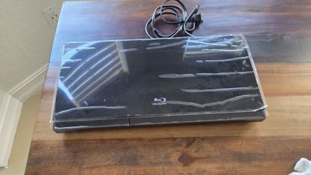 Blu-Ray Disc player, brand new, or better yet, never used. Blu-Ray disc player, aunque no lo crea, nunca se usó. Tiene su control