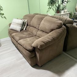 Sleeper Couch Great Condition 