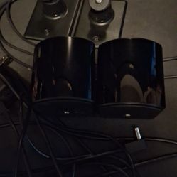 3 HTC vive 3.0 trackers & 2 valve index 2.0 base stations