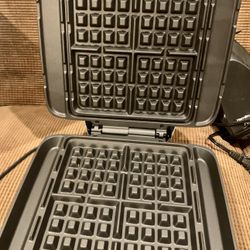 Near New No Drip Belgian Waffle Maker