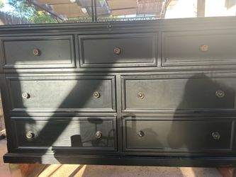 Black Dresser w/ 2 nightstands gently used