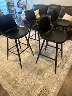 4 bar stools