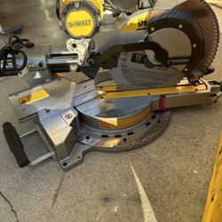 DEWALT 15 Amp Corded 12 in. Double Bevel Sliding Compound Miter Saw with XPS technology, Blade Wrench and Material Clamp.  DWS780