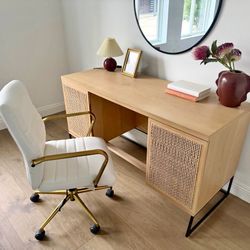 Modern Office Desk & Chair 