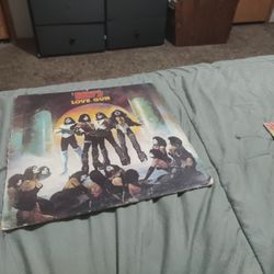 KISS RECORD LOVE GUN