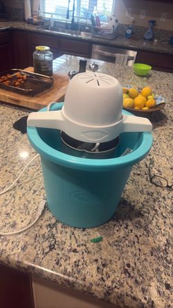 Ice cream maker