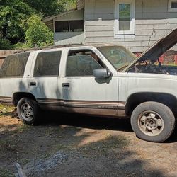 Parting Out 1998 Chevy Tahoe
