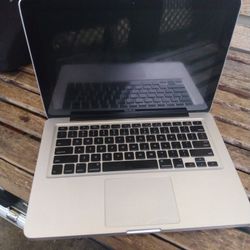 Apple MacBook Pro 13" Core i5-3210M Dual-Core 2.5GHz 4GB 250GB MD101LLA 

