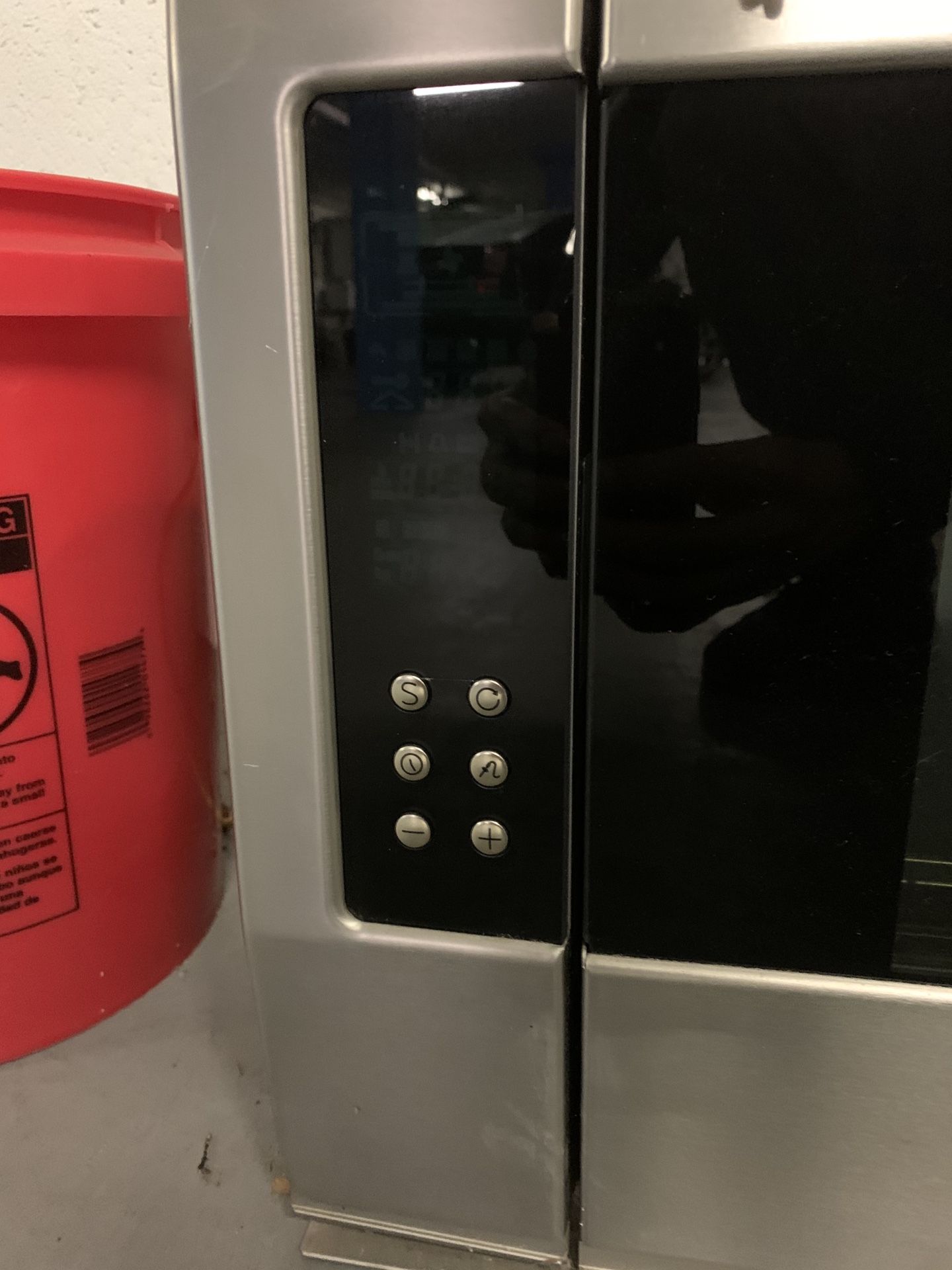 Gaggenau 36” single electric wall oven 3.07 cu ft capacity for Sale in