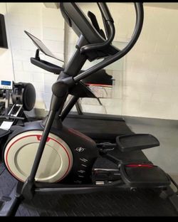 NordicTrack E 7.0 Elliptical Trainer– Excellent Condition – Works Perfectly
