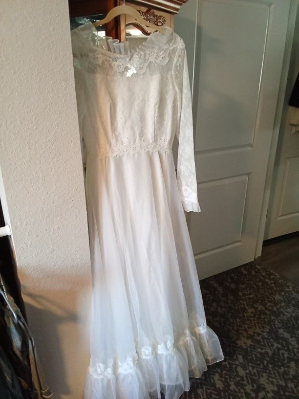 Vintage Wedding Dress Great Condition
