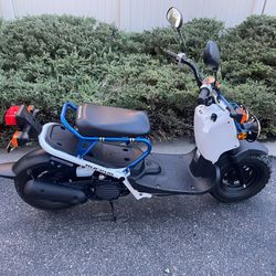 Like new 2023 Honda Ruckus - can possibly deliver