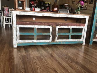 Vintage Rustic Hutch Buffet in excellent condition