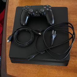 PS4 500 GB** 100$