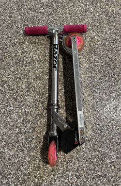 AUTHENTIC Foldable Razor Scooter with Pink Handlebar + Pink Wheels