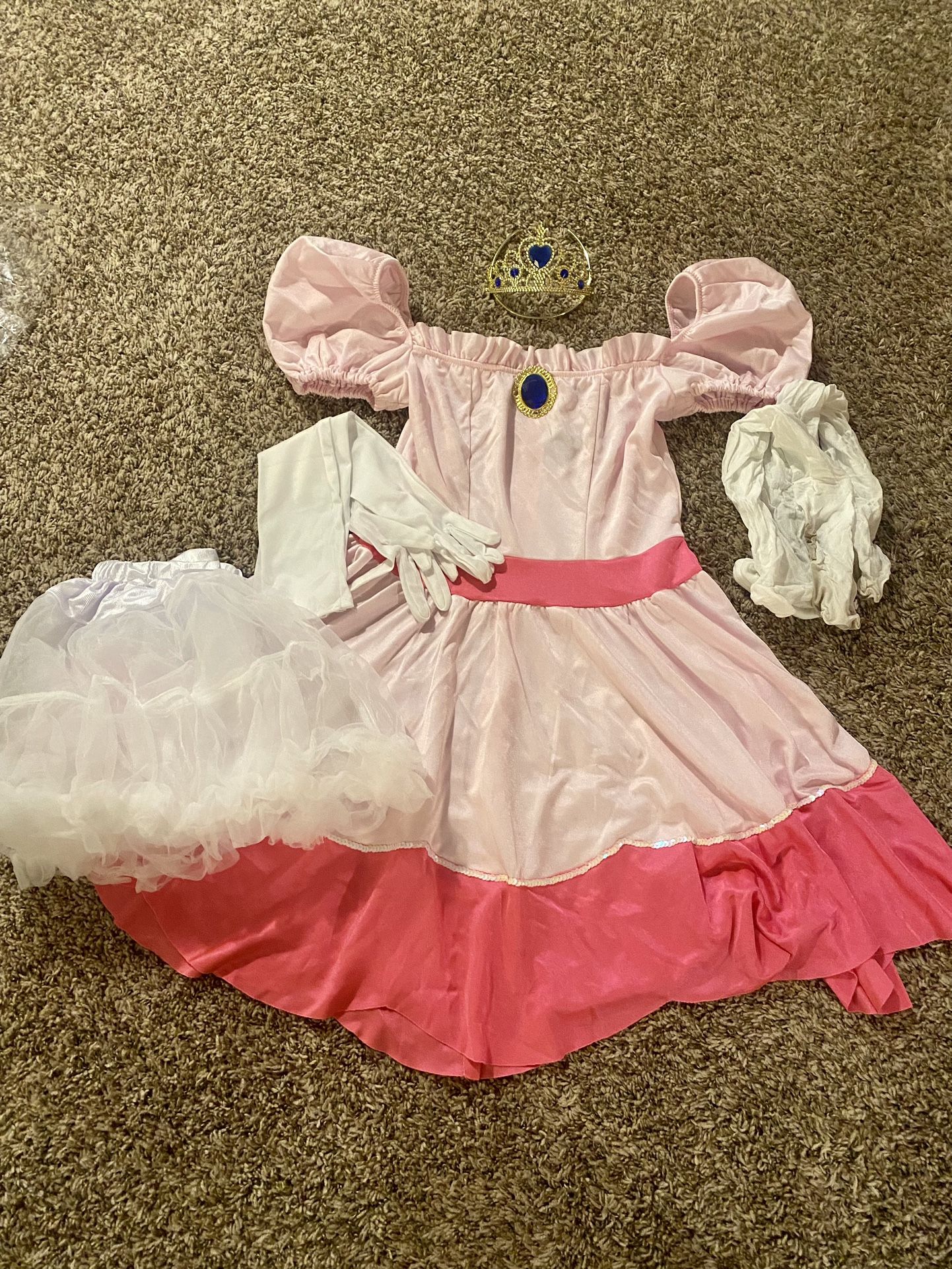 Princess Peach costume