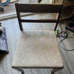 Vintage sewing chair With storage