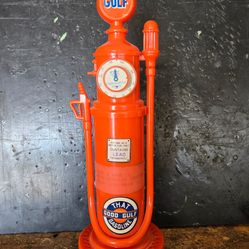 Vintage Gulf Gas Pump Model Radio-64th St & Bell