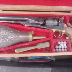 44 Navy Black Powder Revolver W/box &loading Kit