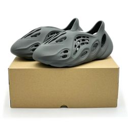 Adidas Yeezy Foam Runner Carbon Adults Size 11 (IG5349). SEALED!