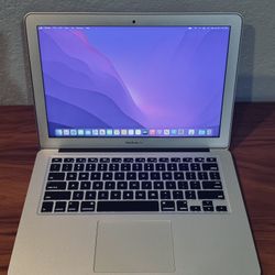 MacBook Air 2017 - 13 Inch / Core i5 / 8GB Mem / 128GB SSD / macOS Monterey