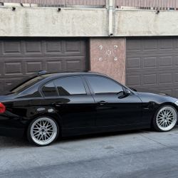 06 BMW 325i 