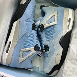 Jordan 4 University Blue (UNC)