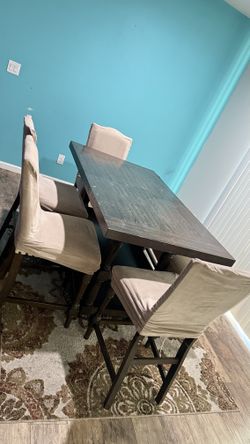 Free - Dining table