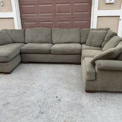 Haverty’s Sleeper Sectional Couch