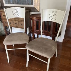 Casual Dining Chairs 