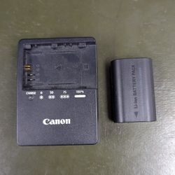 Canon Camera Battery EOS 7D W/Charger 