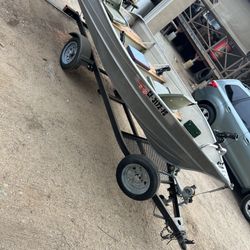 Valco Aluminum Boat 12’   Brand New Motor 