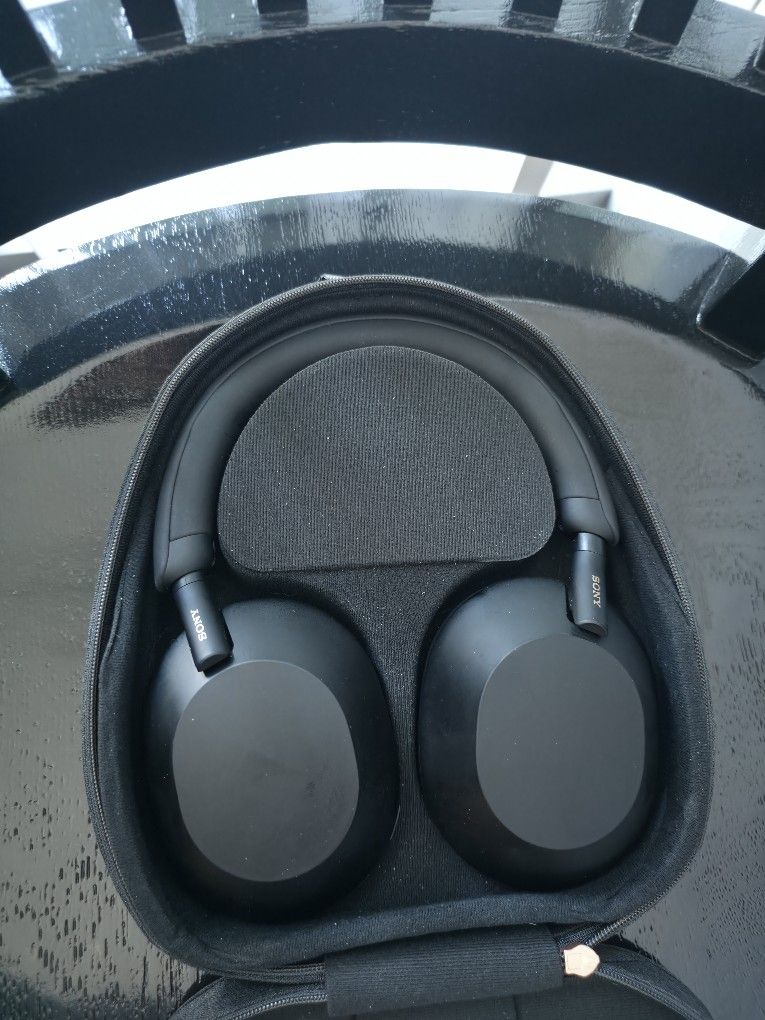 Sony WH-1000XM5