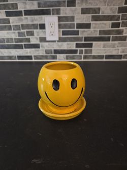 Vintage McCoy Yellow Smiley Face Planter