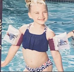 New Disney Frozen Water Wings with Queen Elsa & Princess Anna